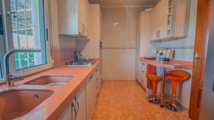 Image No.14-3 Bed House for sale