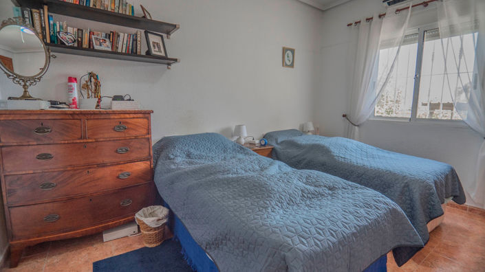 Image No.18-3 Bed House for sale