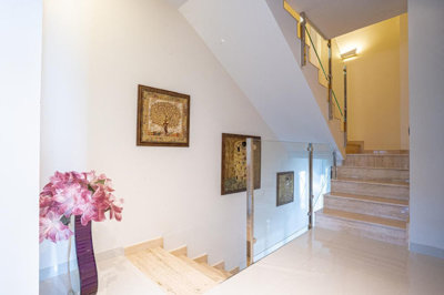 13-5fd73dea700db77384c091ca9818b1a9