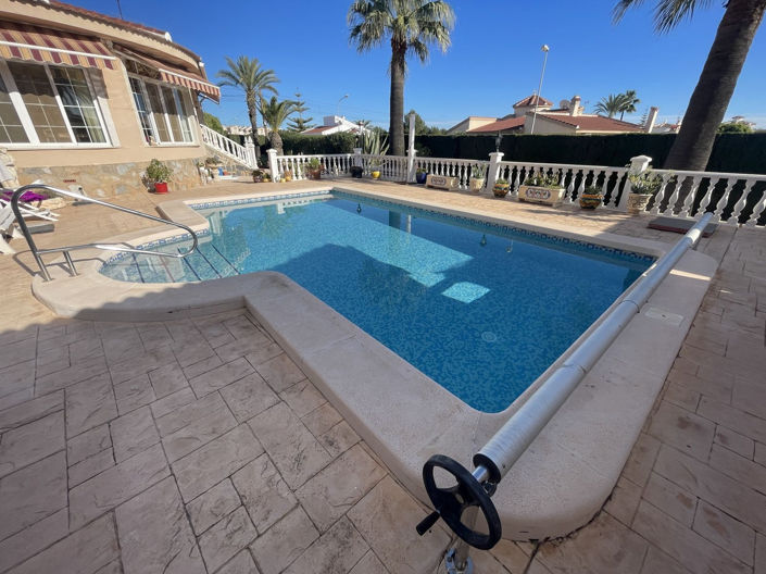 Image No.2-5 Bed House for sale