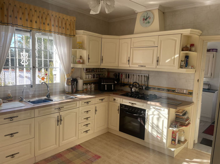 Image No.5-5 Bed House for sale