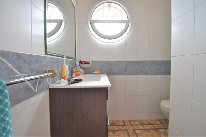 Image No.24-4 Bed House for sale