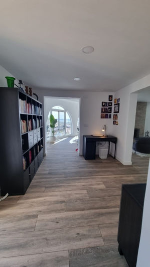 Image No.18-5 Bed House for sale