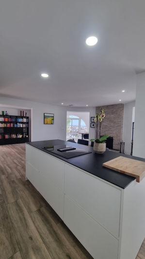 Image No.6-5 Bed House for sale