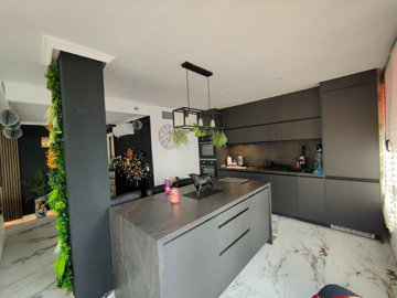 8-e64a9055bba3e77ac8aca3b893cdf826