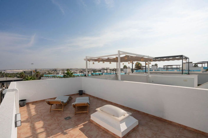 Image No.24-3 Bed Apartment for sale