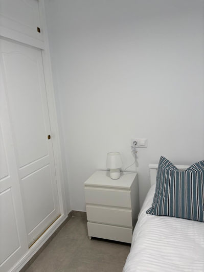 Image No.21-3 Bed House for sale