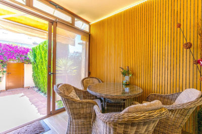 10-bb915d1cb19341576dcdc994b81ab9c5