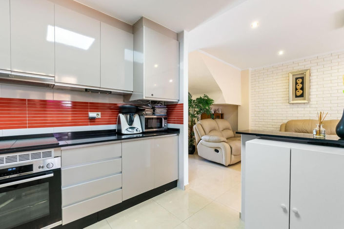 Image No.22-3 Bed House for sale