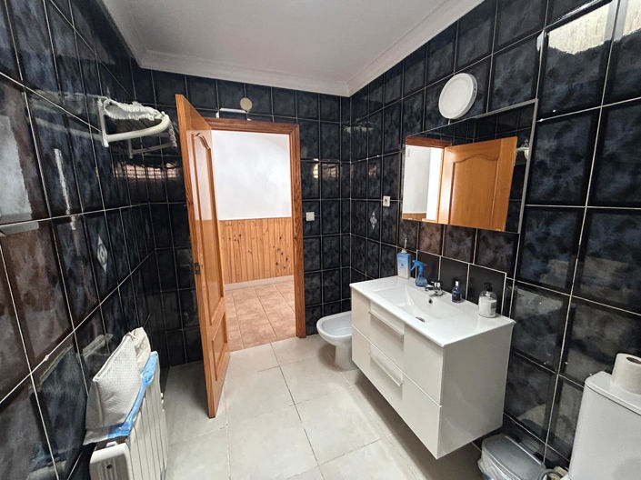 Image No.27-3 Bed House for sale