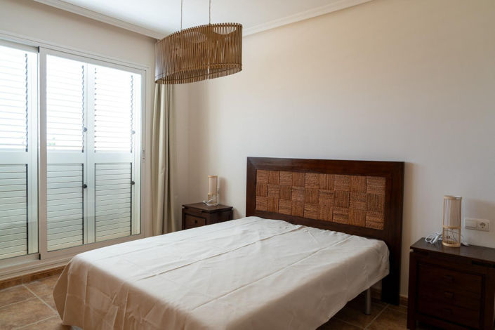 Image No.17-3 Bed House for sale