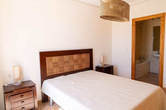 Image No.18-3 Bed House for sale