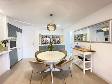 11-20939a0134ad724a8cb2a801094d15a4