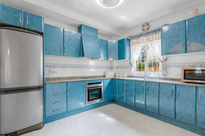 11-20939a0134ad724a8cb2a801094d15a4