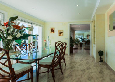 10-bb915d1cb19341576dcdc994b81ab9c5