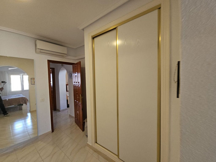 Image No.14-4 Bed House for sale