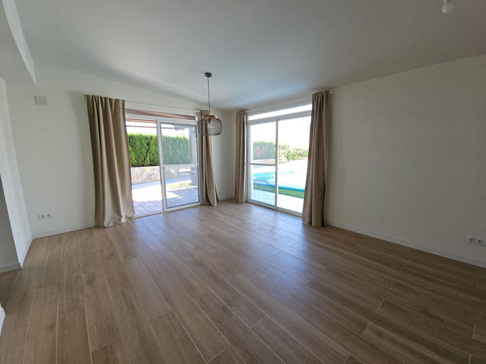 Image No.17-4 Bed House for sale