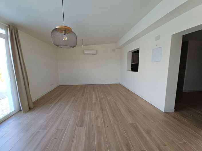 Image No.18-4 Bed House for sale