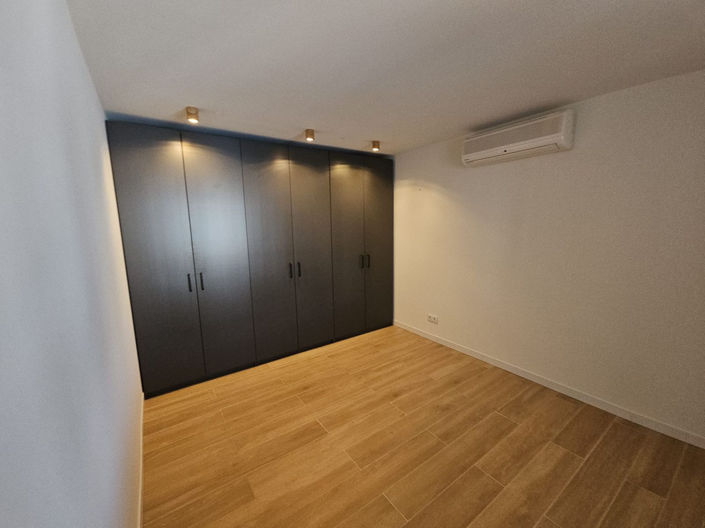 Image No.20-4 Bed House for sale