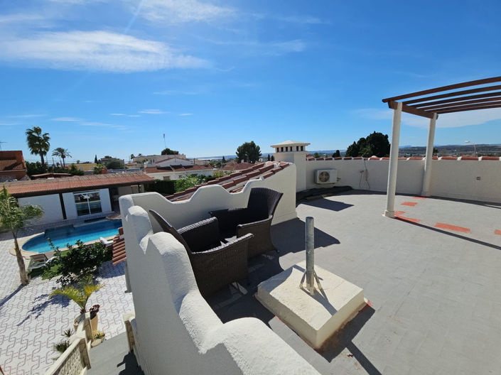 Image No.24-4 Bed House for sale