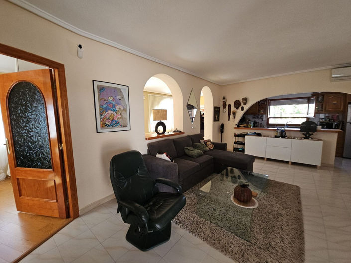 Image No.7-4 Bed House for sale