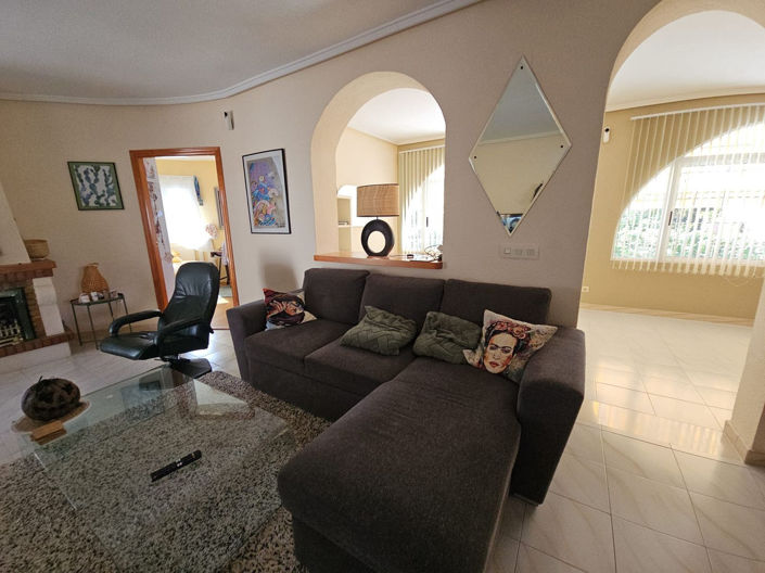 Image No.8-4 Bed House for sale