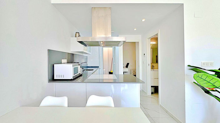 Image No.10-3 Bed House for sale