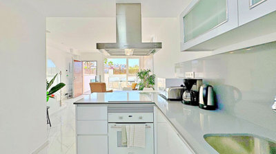 11-20939a0134ad724a8cb2a801094d15a4