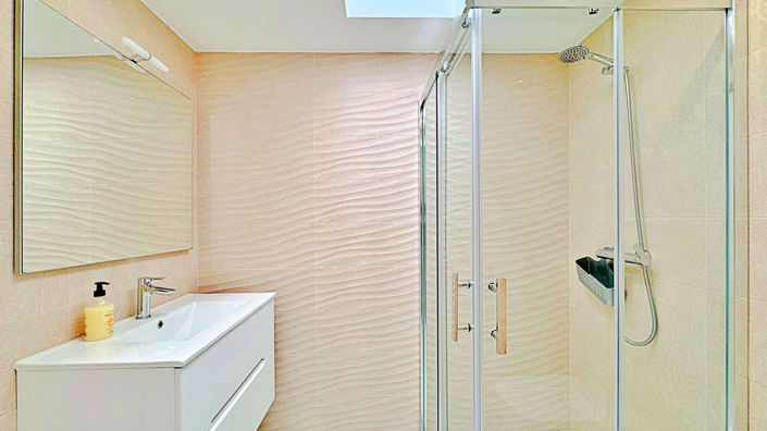 Image No.18-3 Bed House for sale