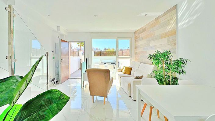 Image No.8-3 Bed House for sale