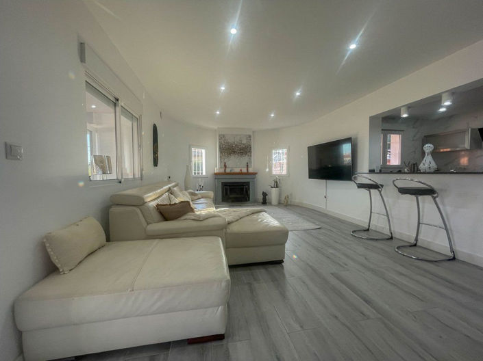 Image No.6-3 Bed House for sale