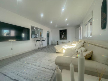 7-aa4cc561180b369757c0bb4af9886cd3