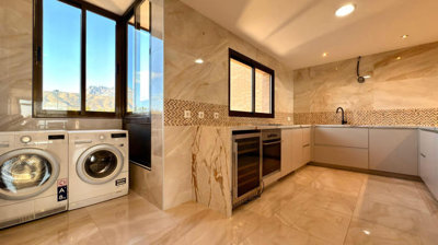 11-20939a0134ad724a8cb2a801094d15a4