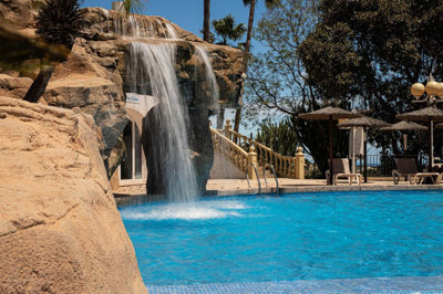 2-5bd7b9d04b45e33852eaf0ec6670150d