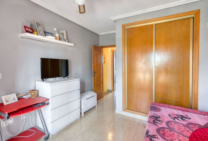 Image No.11-3 Bed House for sale