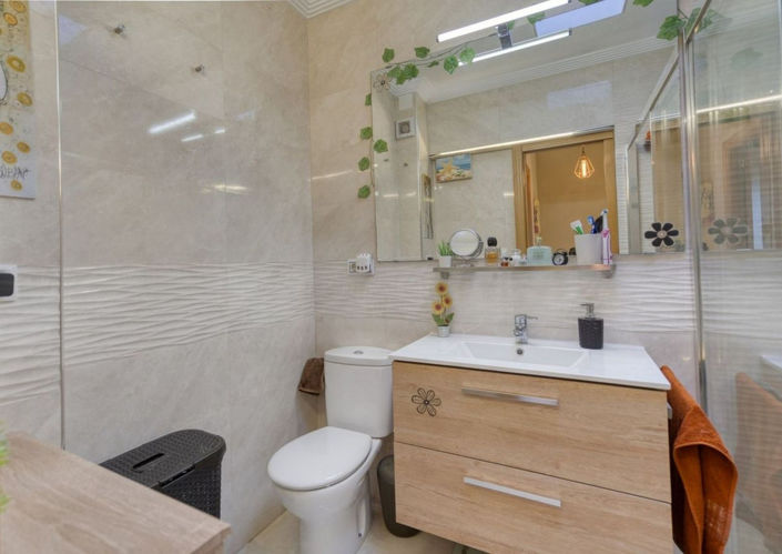 Image No.16-3 Bed House for sale