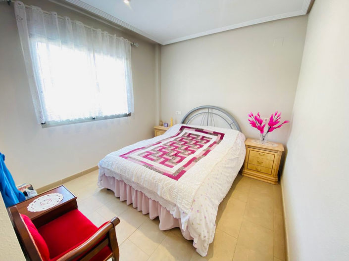 Image No.12-3 Bed House for sale