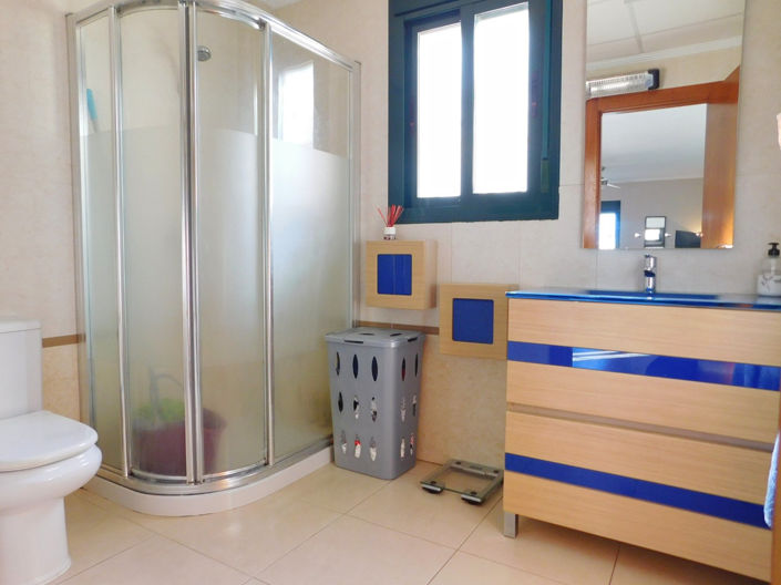 Image No.22-4 Bed House for sale