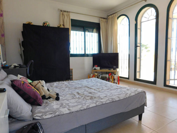 Image No.27-4 Bed House for sale