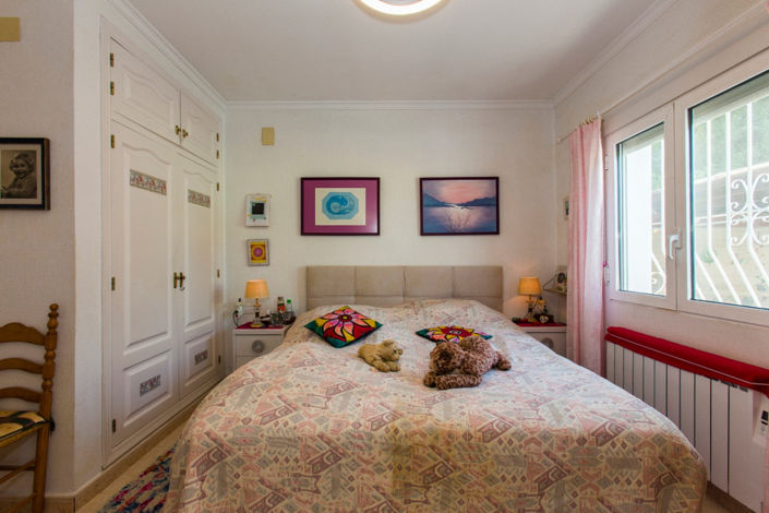 Image No.18-4 Bed House for sale