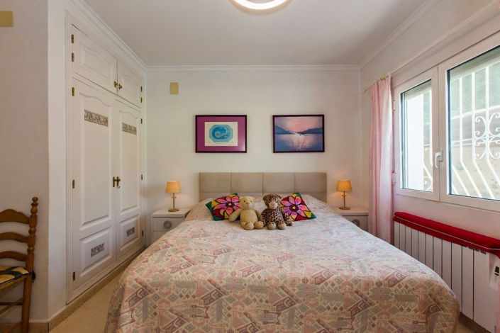 Image No.18-4 Bed House for sale