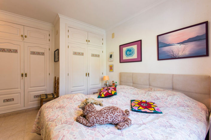 Image No.20-4 Bed House for sale