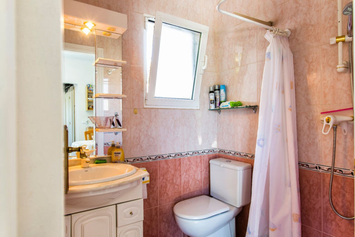 Image No.38-4 Bed House for sale