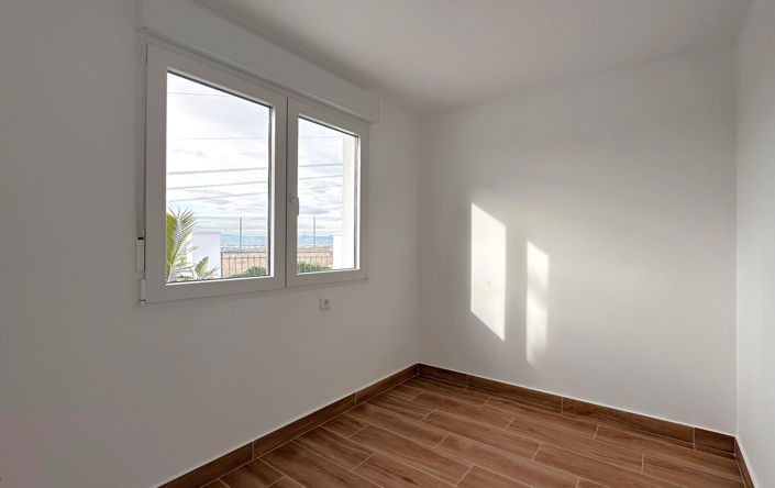 Image No.13-3 Bed House for sale