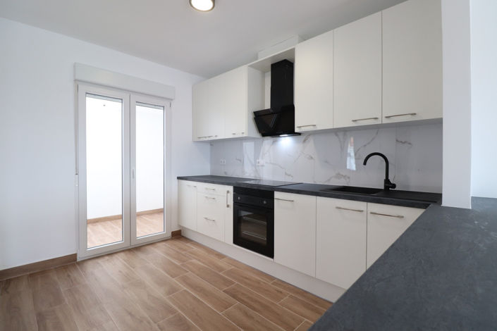 Image No.7-3 Bed House for sale