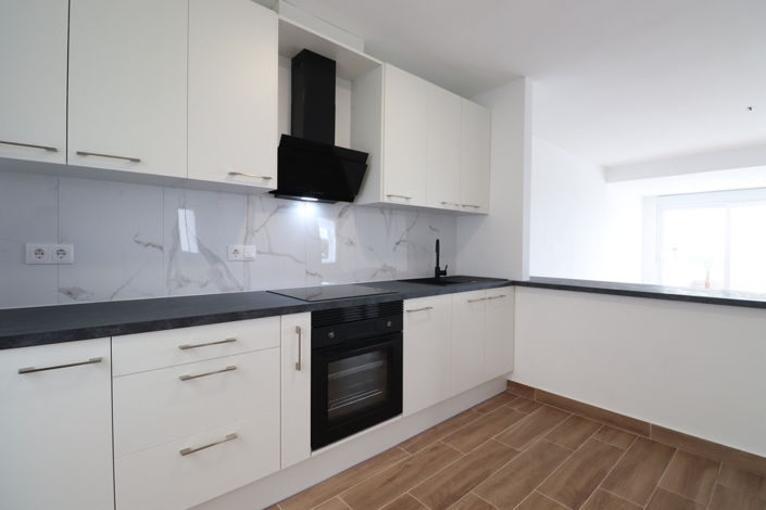 Image No.8-3 Bed House for sale