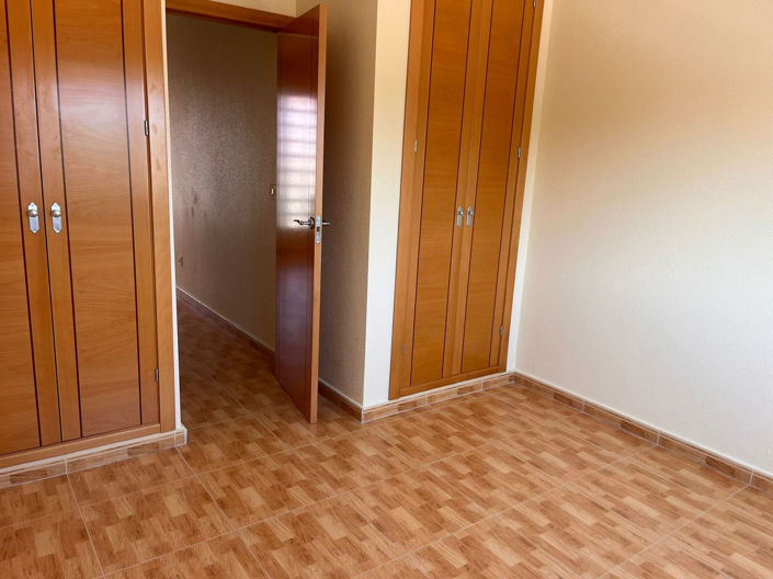 Image No.15-3 Bed House for sale