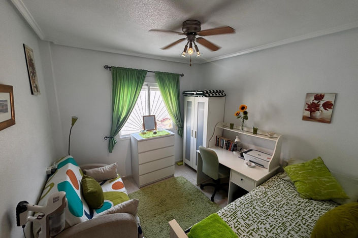 Image No.19-3 Bed House for sale