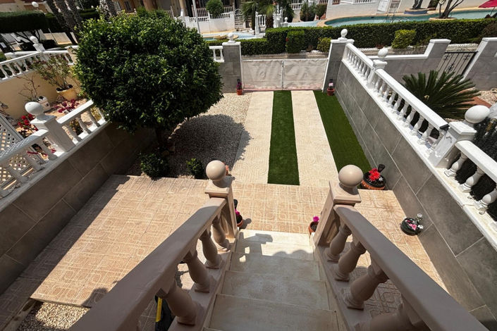 Image No.30-3 Bed House for sale