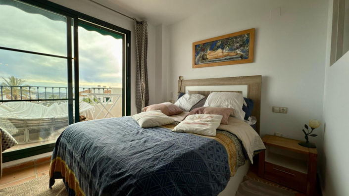 Image No.4-2 Bed House for sale